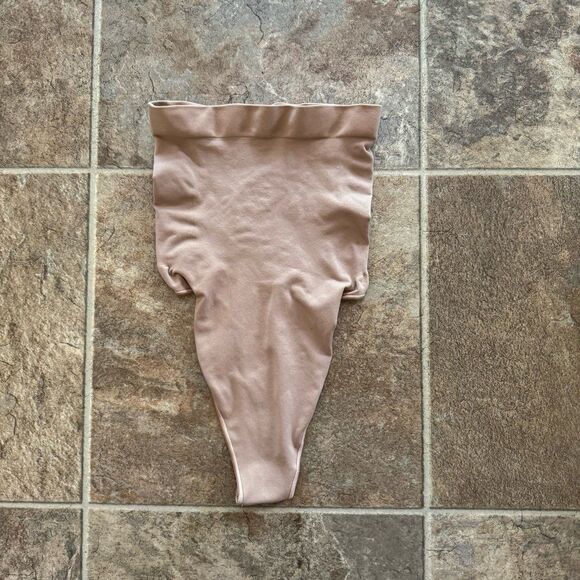 Skims Seamless Sculpt High Waist Thong Ochre Medium - Picture 5 of 10